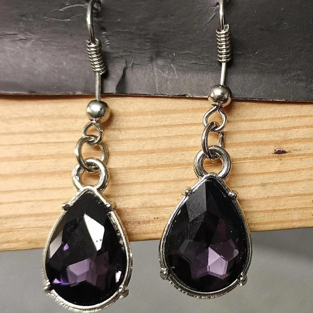 New Purple Teardrop Earrings Silvertone Faceted Dangle Drop Silvertone Pear